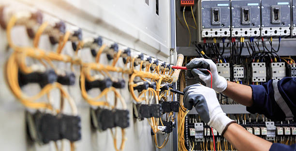 Professional Electrician technician working in Gilberts, IL